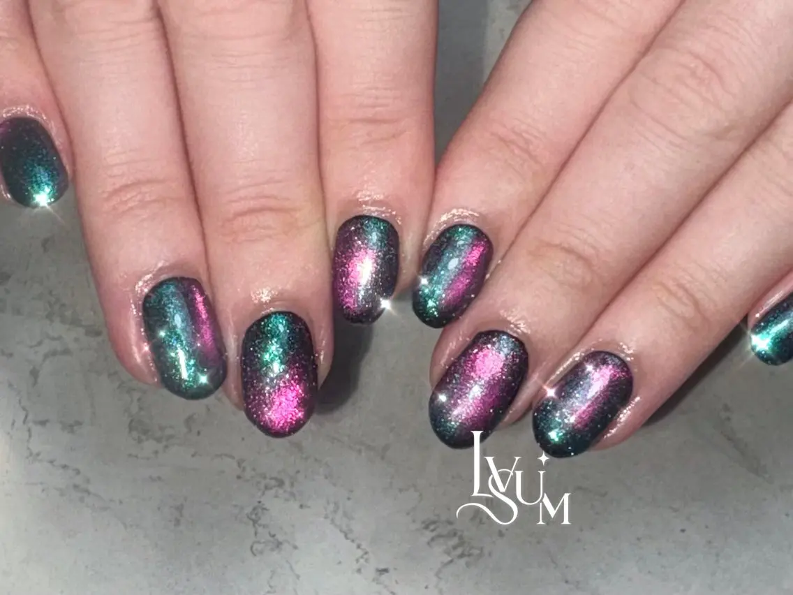 ネイル グリーン マグネットネイル ピンク ショートネイル ハンドネイル lvsum nailのネイルデザイン