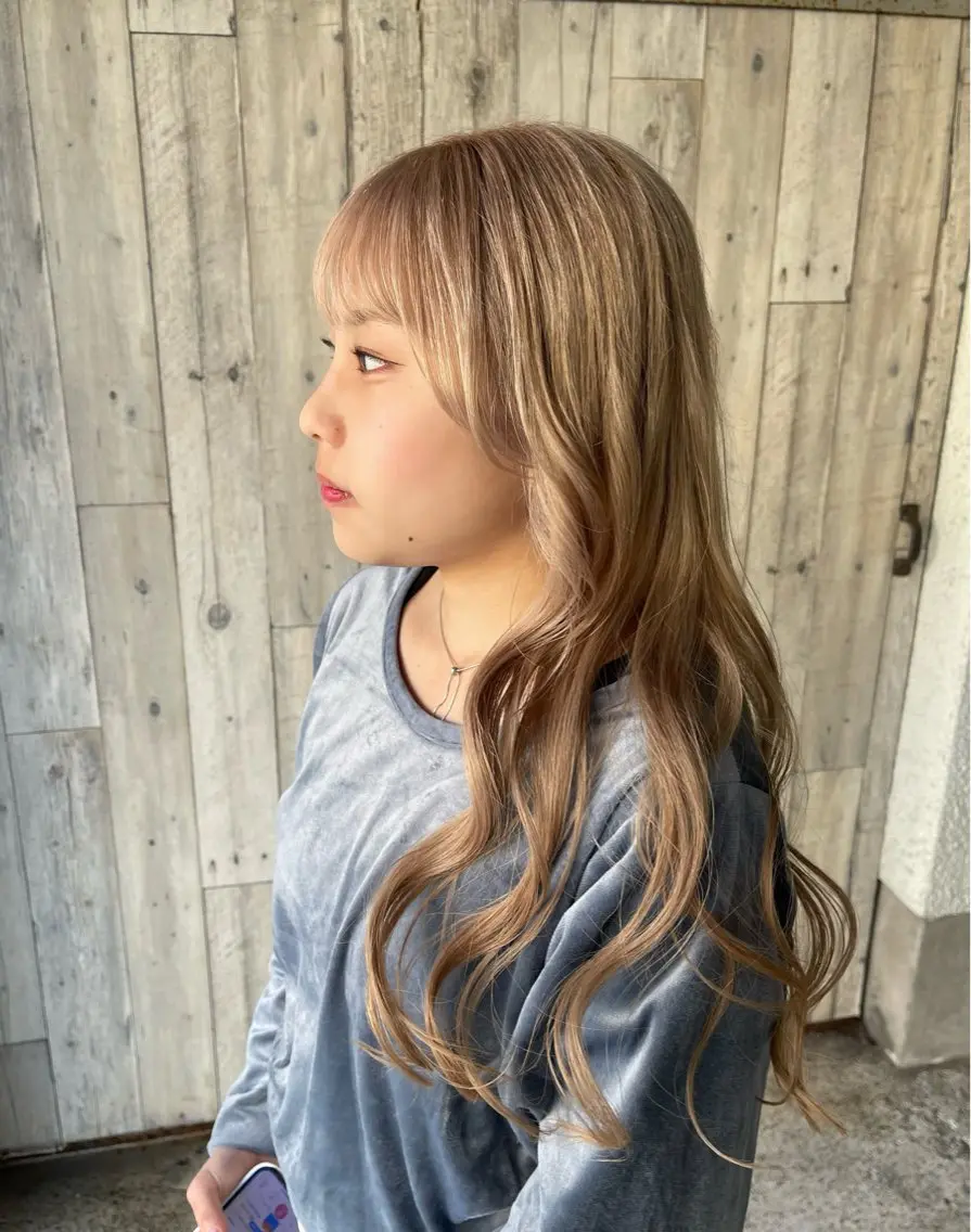 ロング カラー 岩下 侑里のヘアスタイル