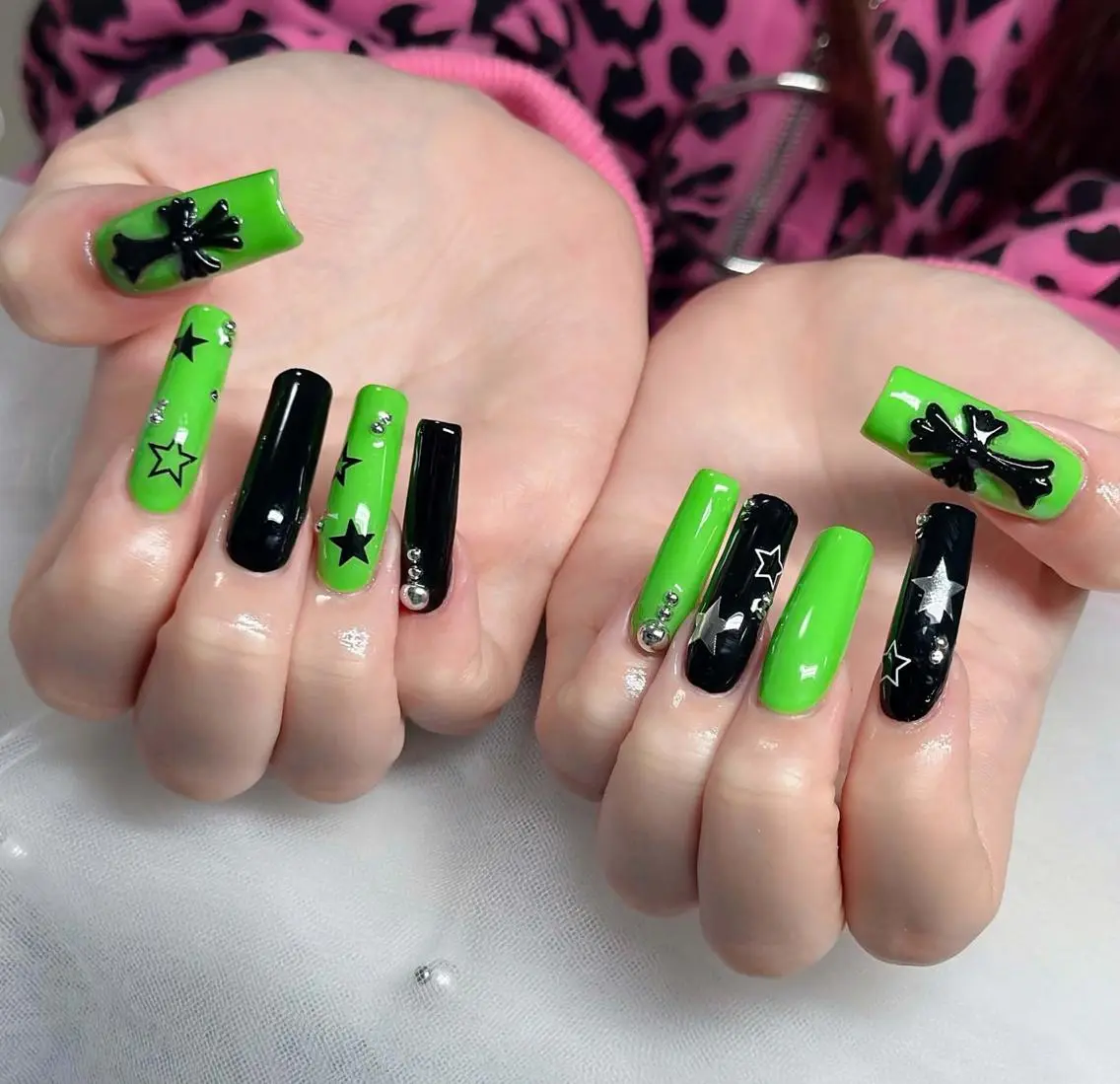 ネイル フレンチネイル ジェルネイル ハロウィン マグネットネイル ネイルチップ ハンドネイル Hbaby nailのネイルデザイン