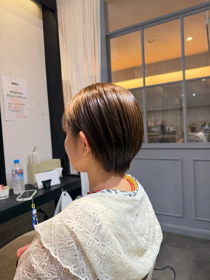 ショート カラー カット 縮毛矯正 トリートメント 川村 綾のヘアスタイル