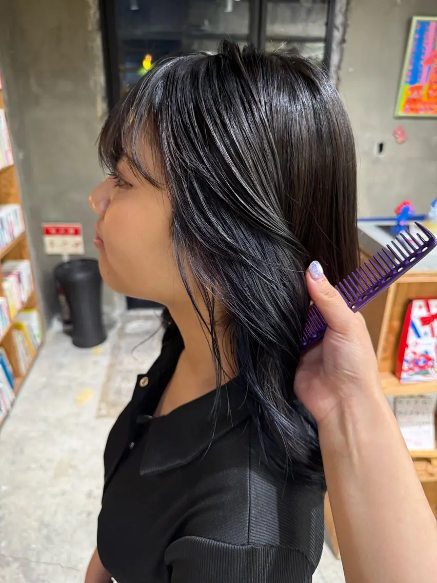 カラー 三谷 優芽のヘアスタイル