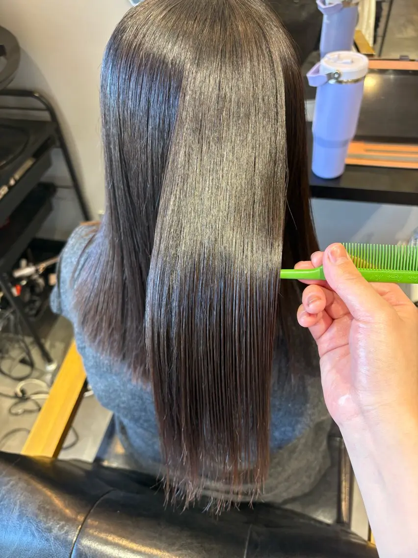 ロング カット 縮毛矯正 小堀 いぶきのヘアスタイル