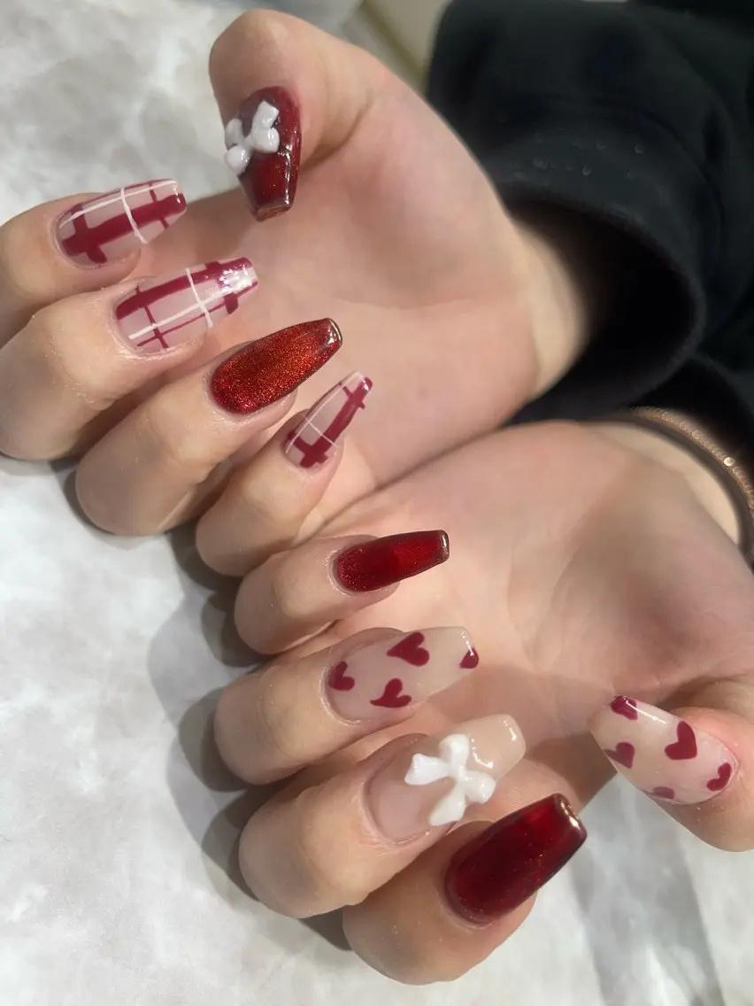 ネイル アートネイル ジェルネイル ハート 赤色 リボン 粕屋ネイル&耳つぼ 🫧Natsumiのネイルデザイン