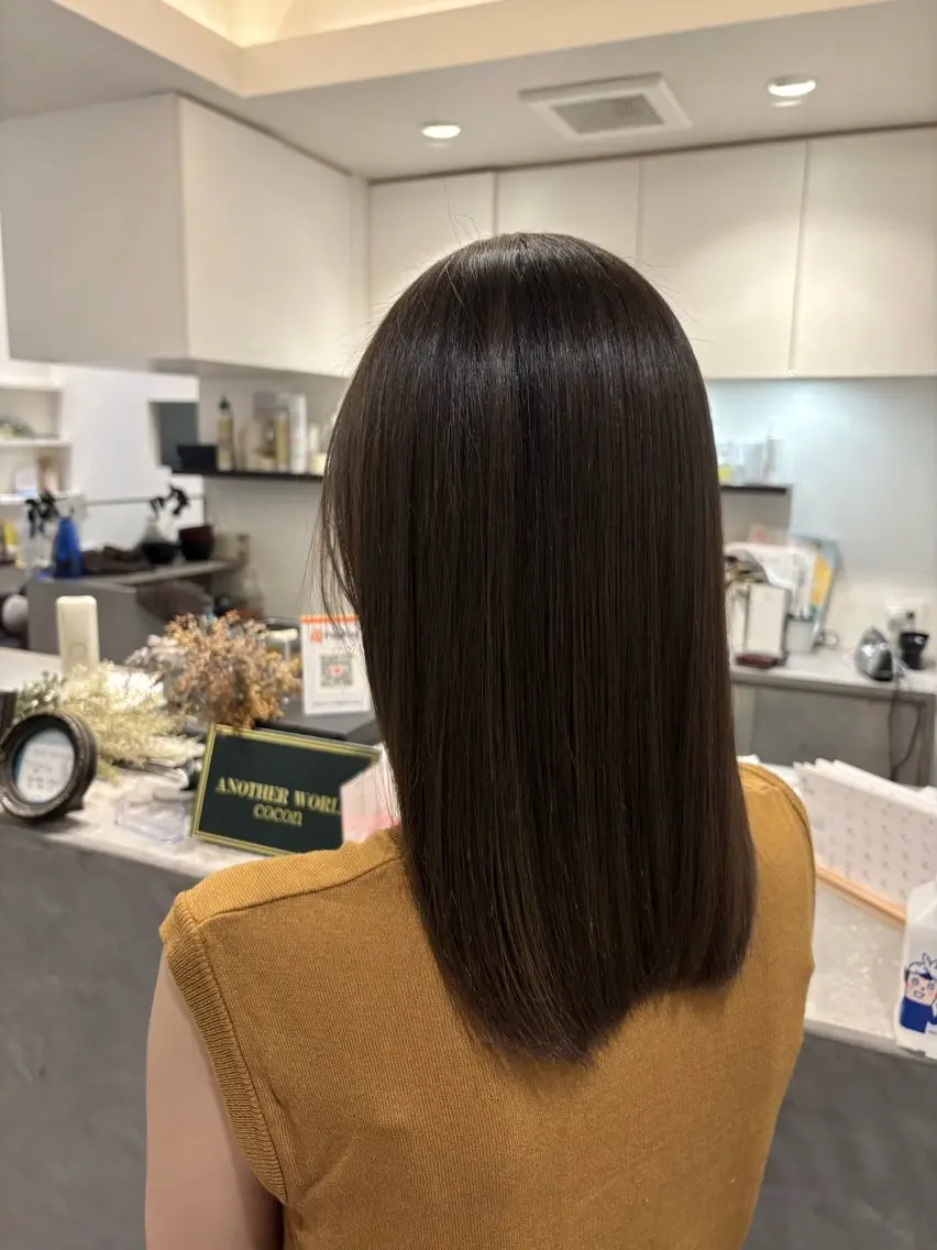 ミディアム アッシュ ヘアカラー トリートメント はしもとひより/ブリ ーチ矯正/艶カラーのヘアスタイル