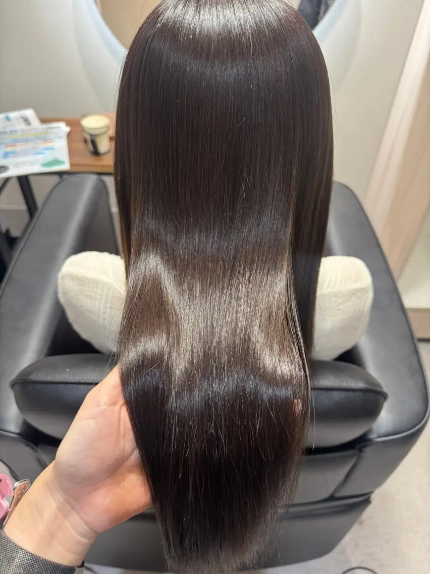 ロング カット ヘアカラー 縮毛矯正 トリートメント NAVY 橋本心 縮毛矯正のヘアスタイル