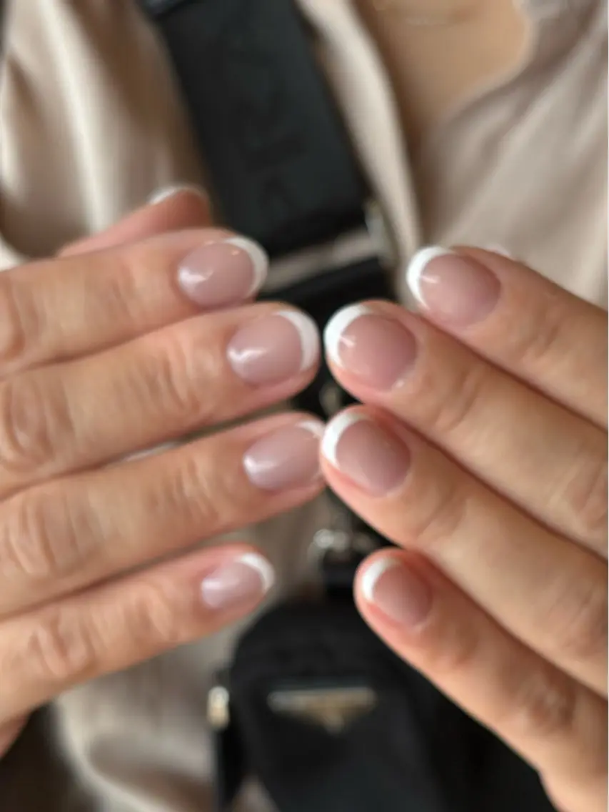 【オフありケア込み】フレンチネイル🎀ベースカラーありの写真