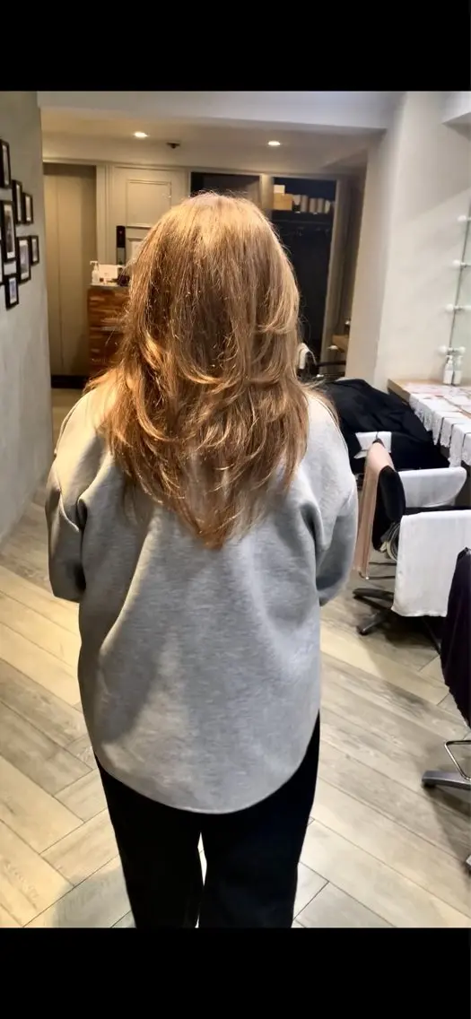 ロング レイヤーカット 伊藤 鳳雅のヘアスタイル