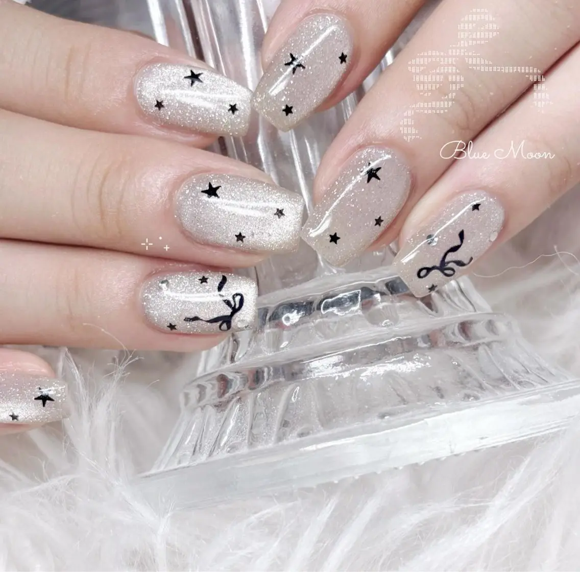 ネイル ホログラムネイル リボン ハンドネイル フットネイル nail salon Blue Moonのネイルデザイン