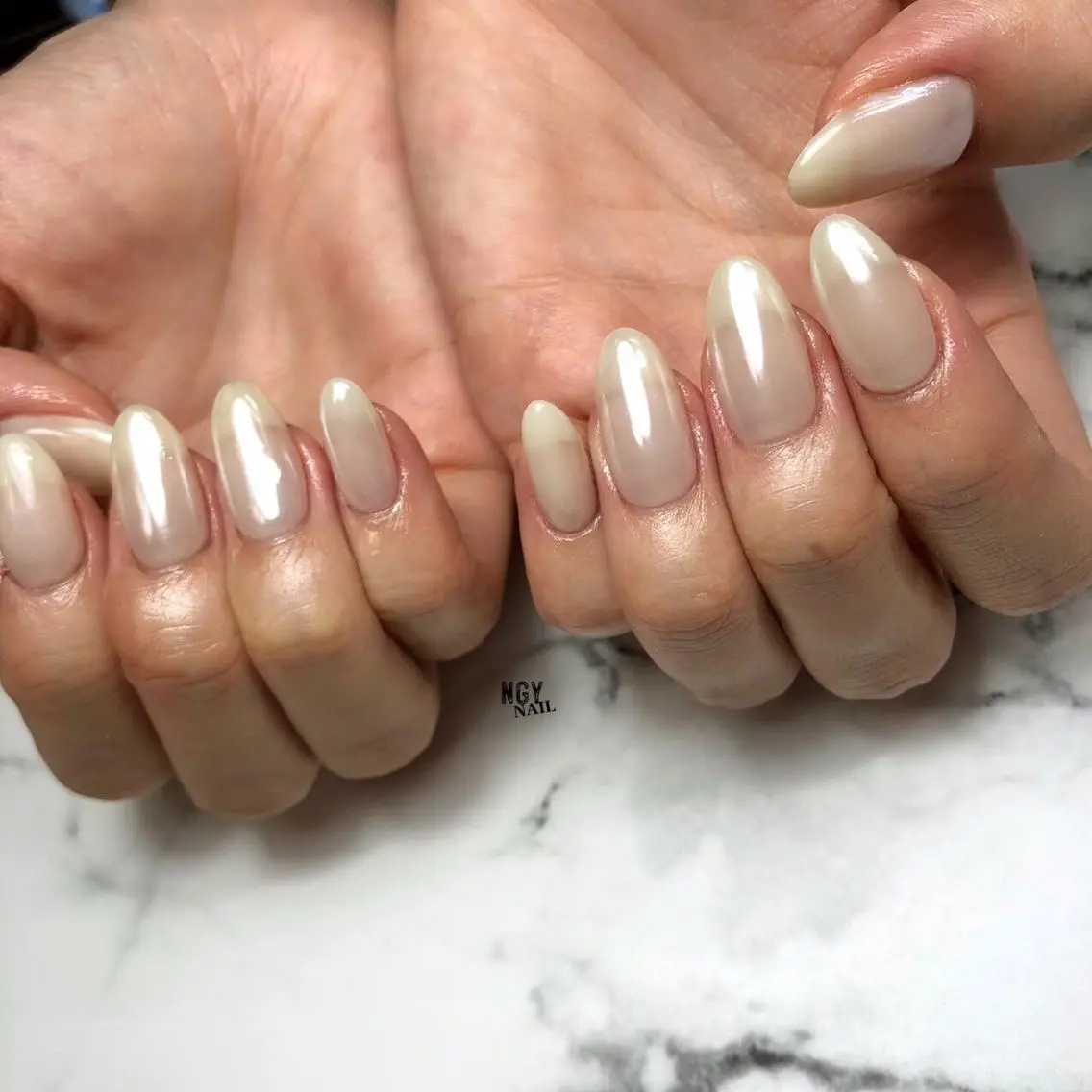 ネイル ジェルネイル ミラーネイル パラジェル ホワイト NAIL NOWのネイルデザイン