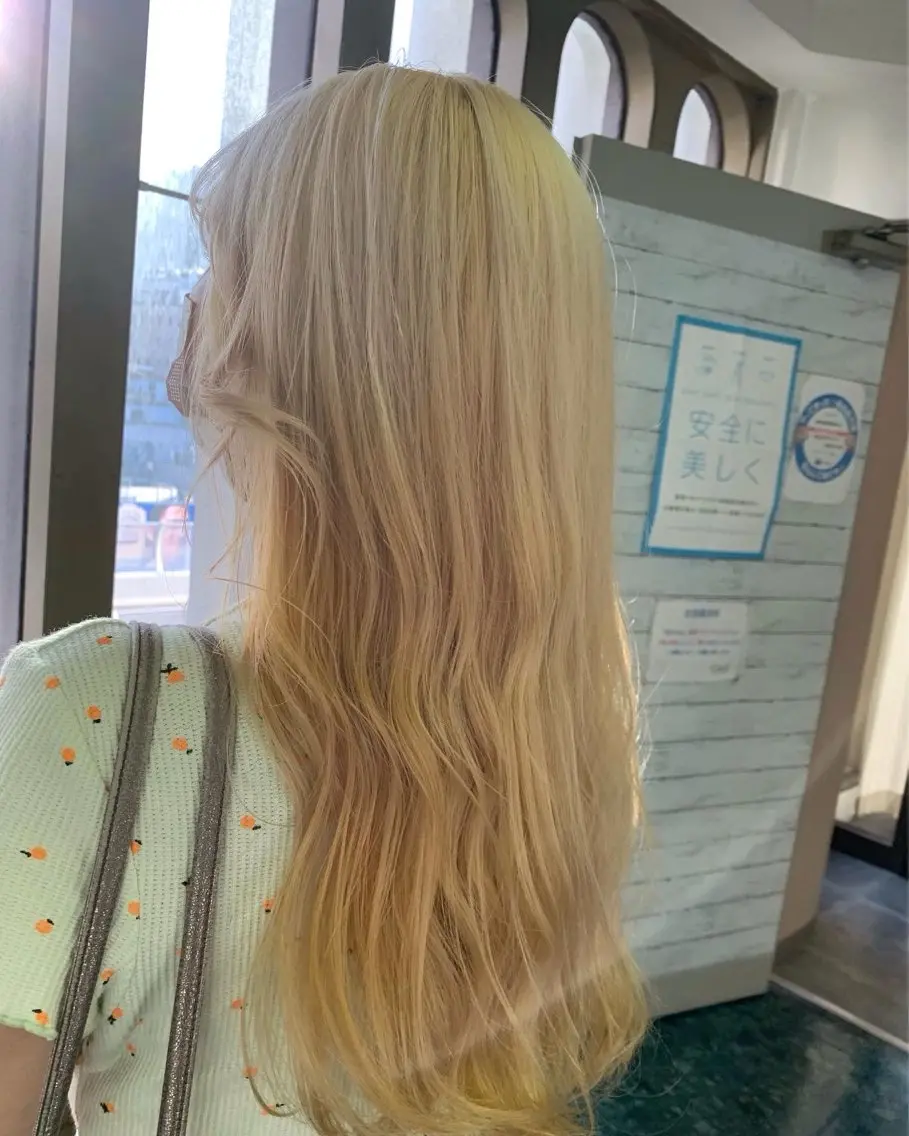 ロング カラー 抜きっぱなしブロンド ブロンド Cecil hair なんば店のヘアスタイル