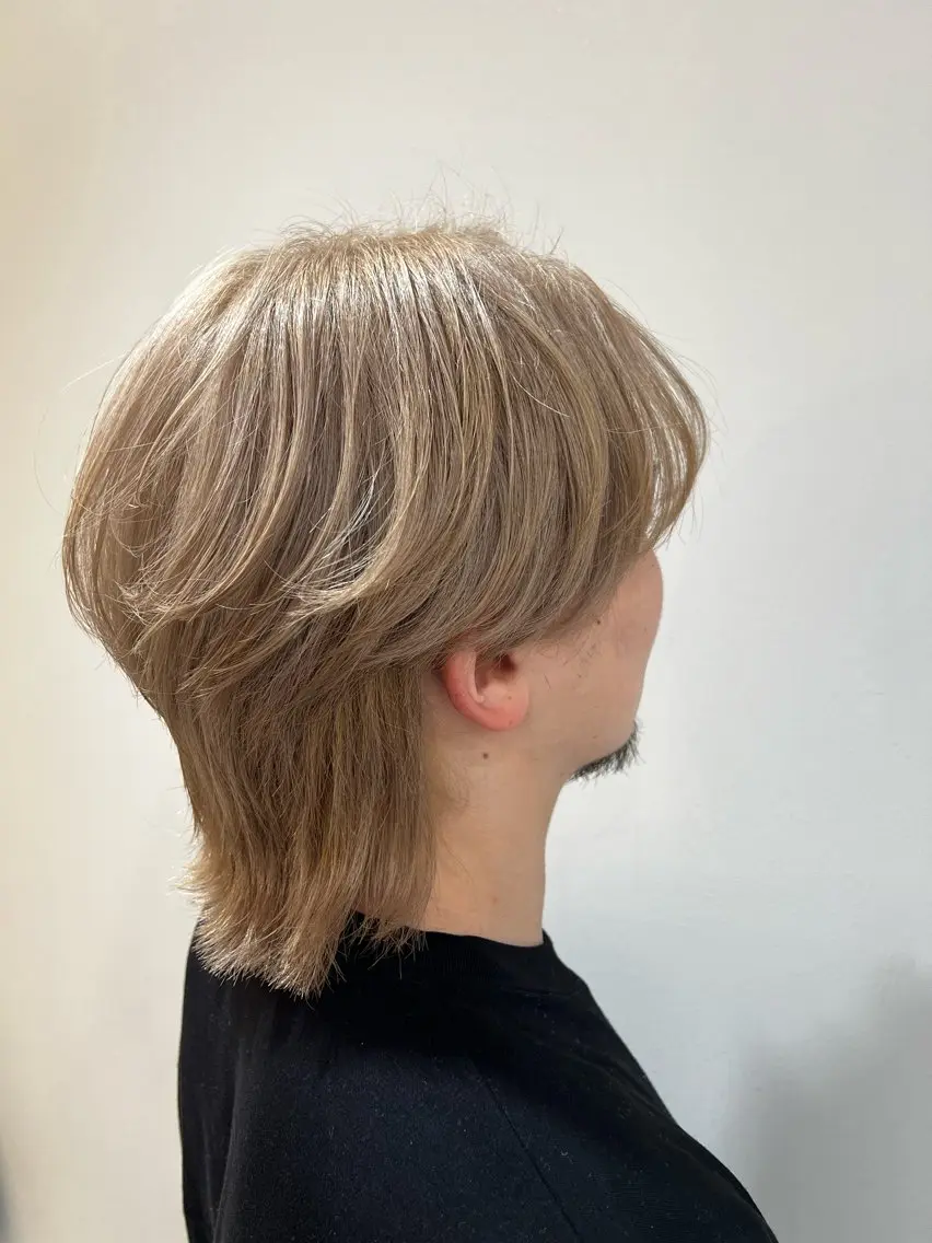 ショート カラー ベージュカラー ブリーチ ホワイトベージュ ショートヘア ウルフカット カット ヘアカラー 北千住メンズ特化👑 添田好恵のヘアスタイル