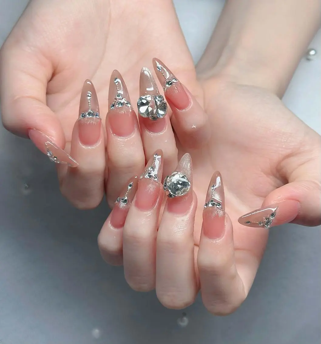ネイル オーロラネイル フレンチネイル ジェルネイル ハロウィン キラキラネイル ハンドネイル Sakura h.babynailのネイルデザイン