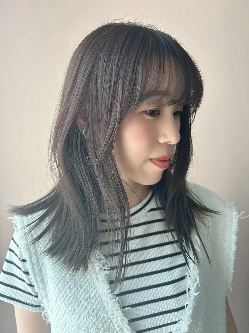 ロング カラー ブリーチ グレージュ ブリーチなしカラー オリーブグレージュ オリーブグレー hubhair レイヤー/透明感のヘアスタイル