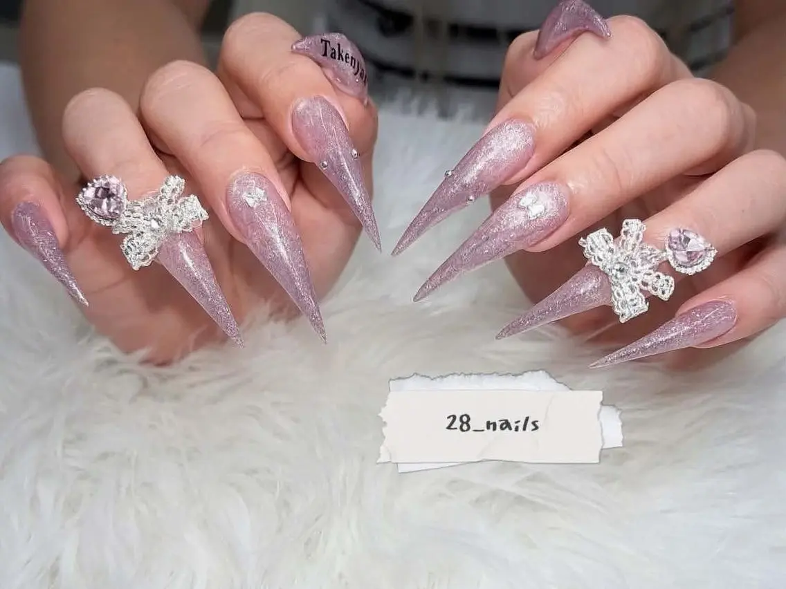 ロング 韓国風ヘア ロング ハンドネイル ビン アンのネイルデザイン