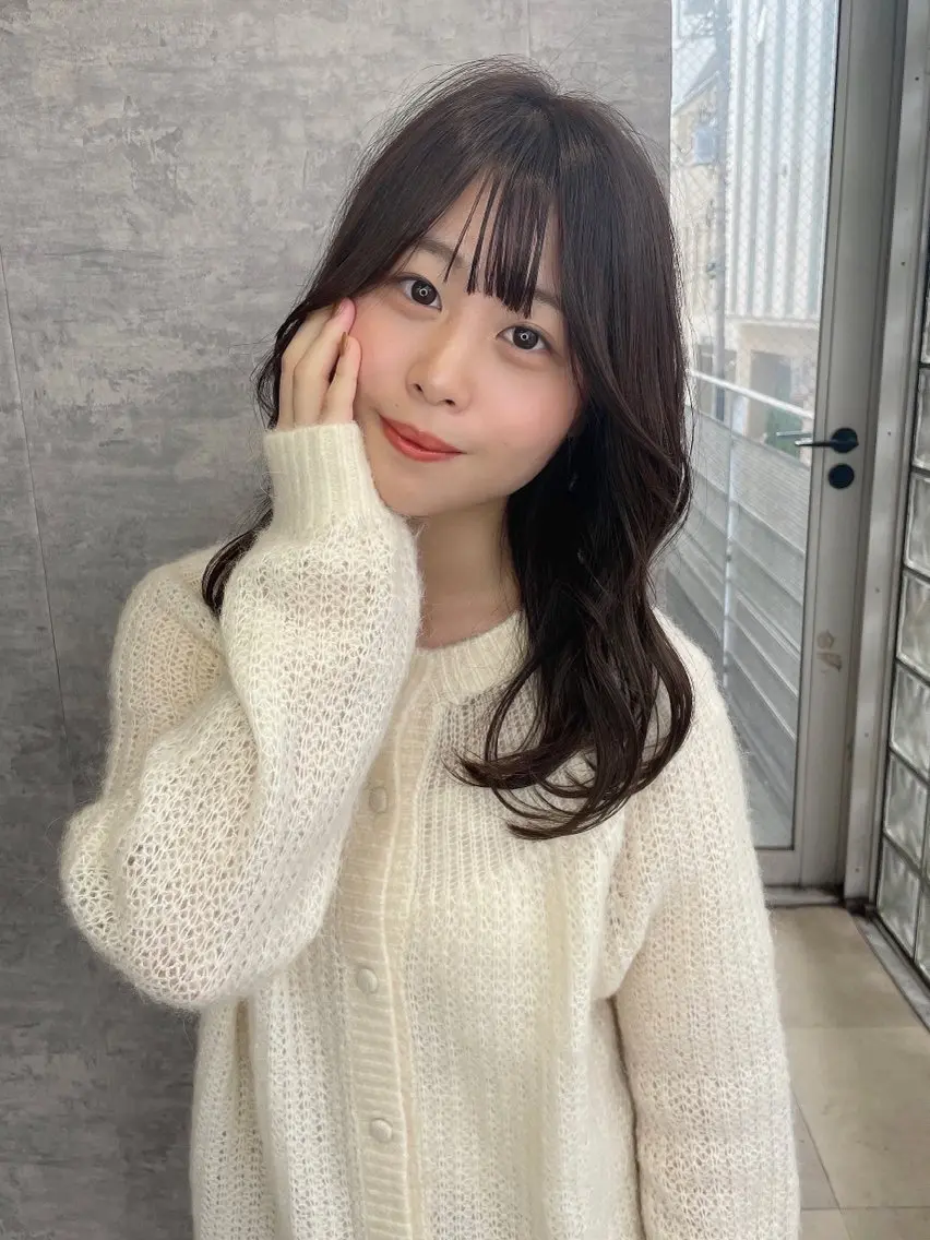 ミディアム カラー ベージュカラー くびれヘア 顔まわりレイヤー 顔周りカット 韓国風ヘア あいう えおのその他イメージ