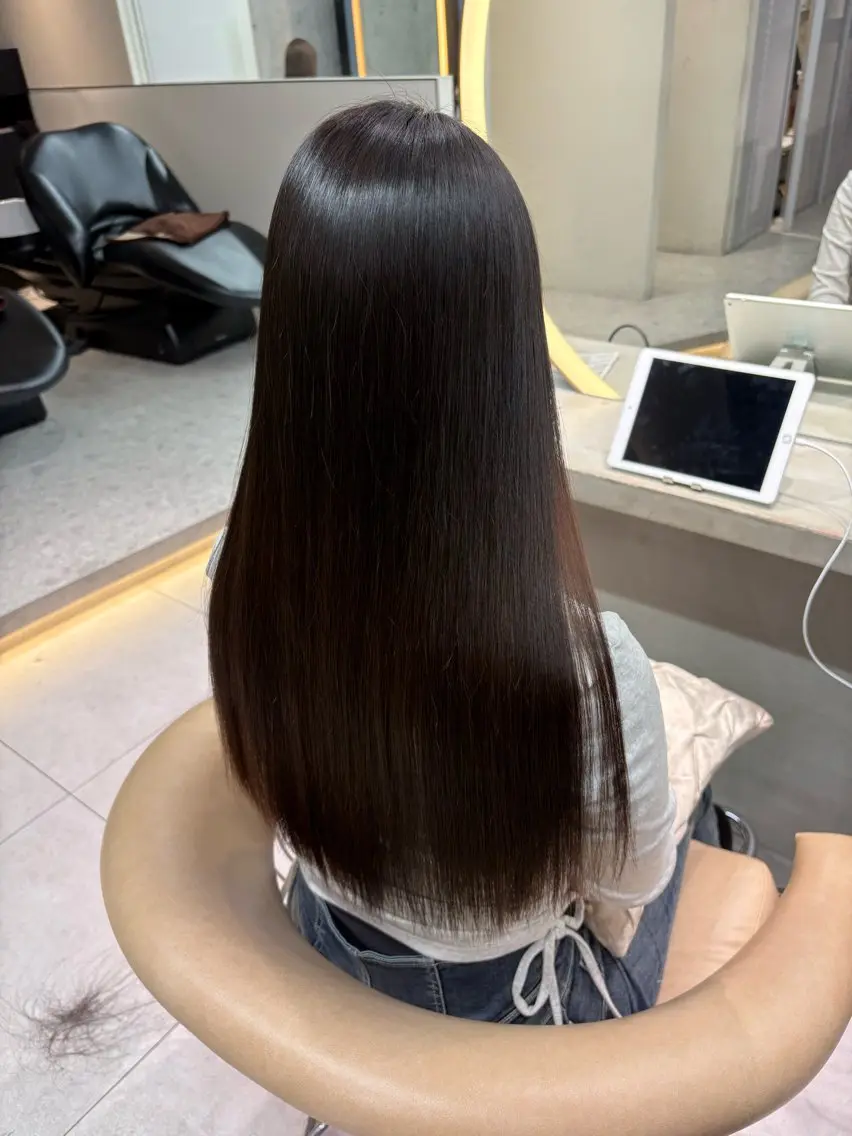 ロング カット 縮毛矯正 トリートメント 福岡縮毛矯正✨️ ストレート 向井和輝のヘアスタイル