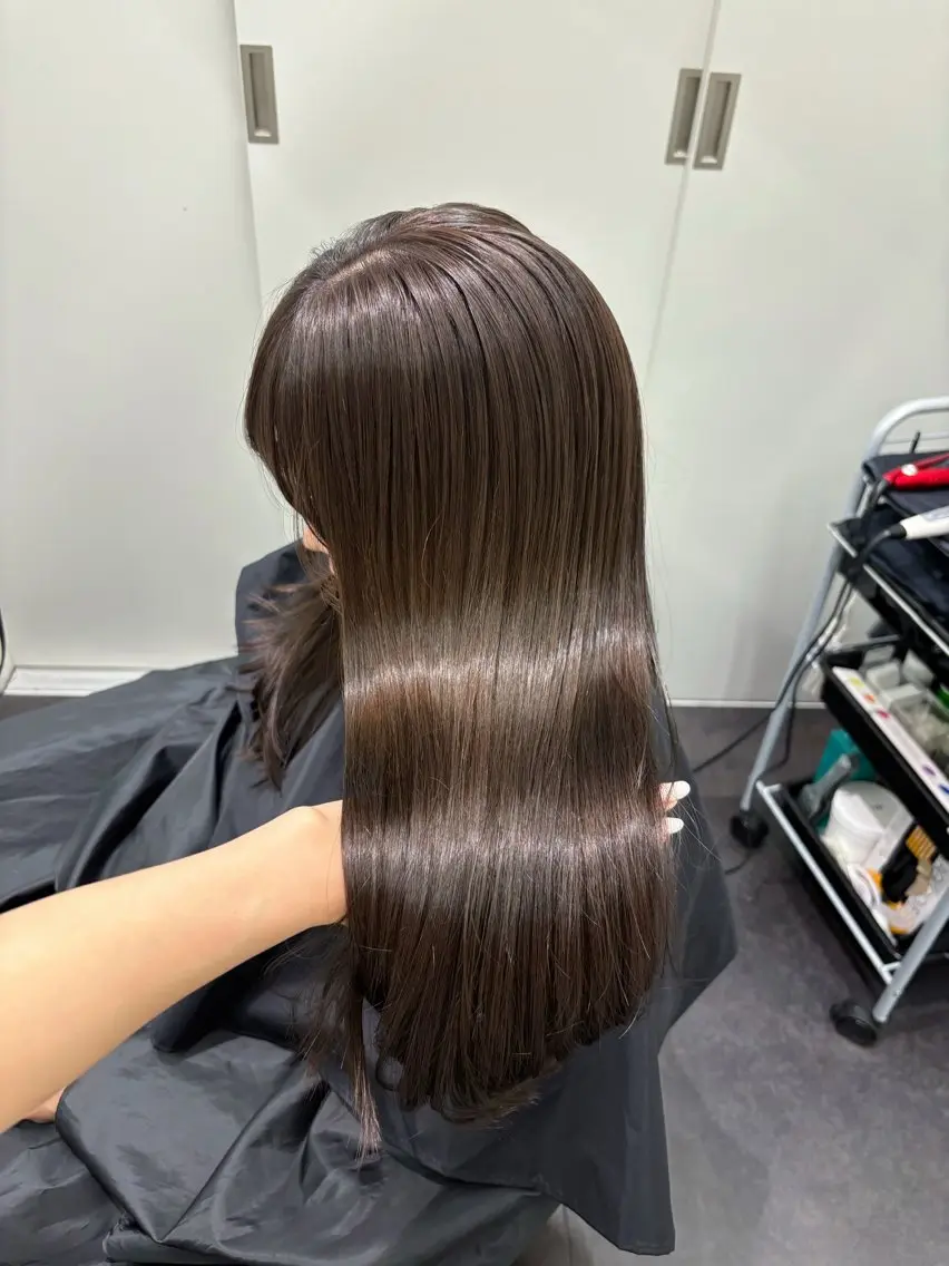 セミロング カット ヘアカラー トリートメント 盛れる透明感カラー momokaのヘアスタイル