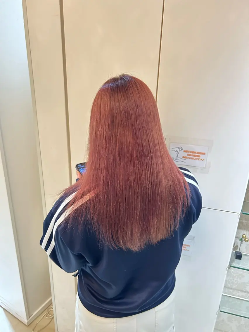 【平日限定メニュー】ケアブリーチ＋全体カラーの写真