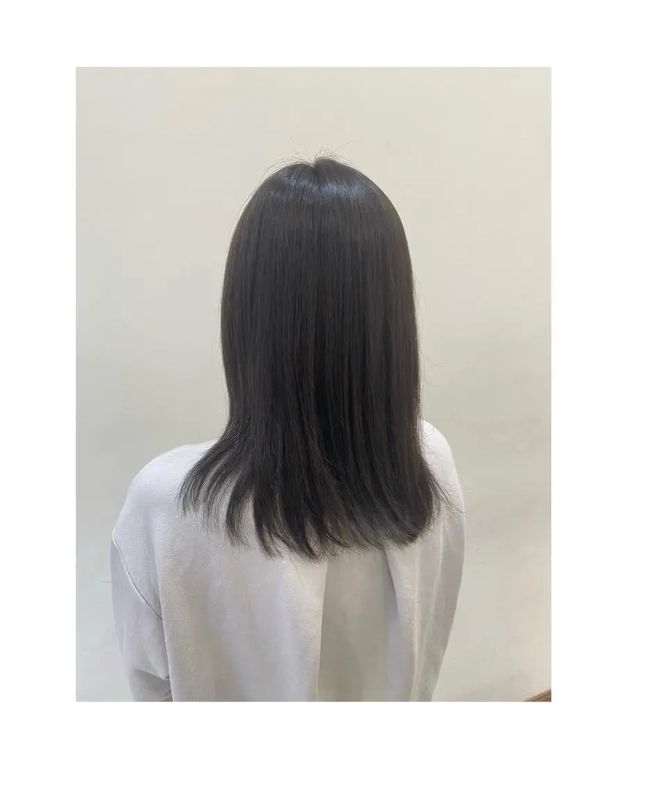 カラー 新嵩 真理のヘアスタイル