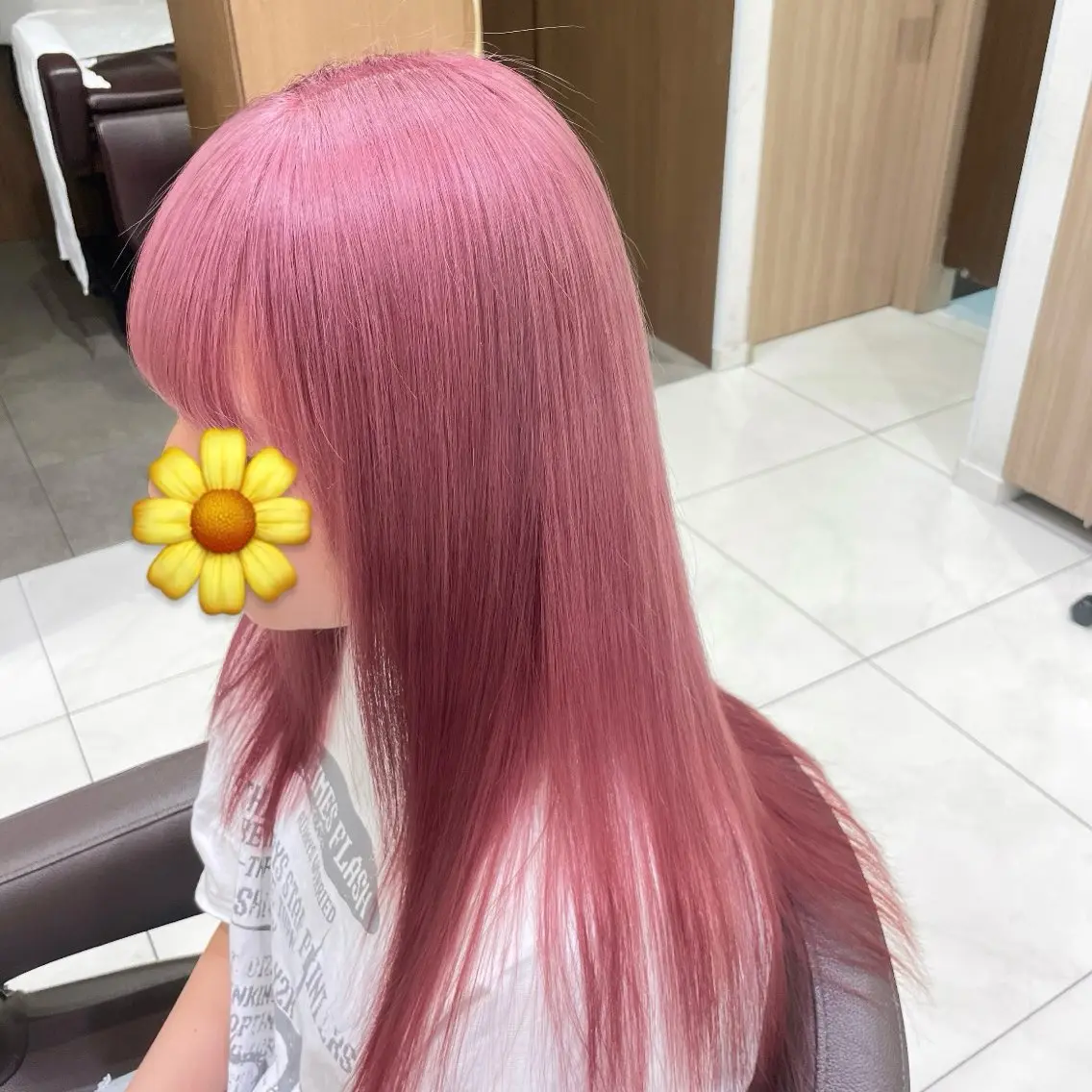 ロング カラー ブリーチ ヘアカラー 崎山 紗吏のヘアスタイル