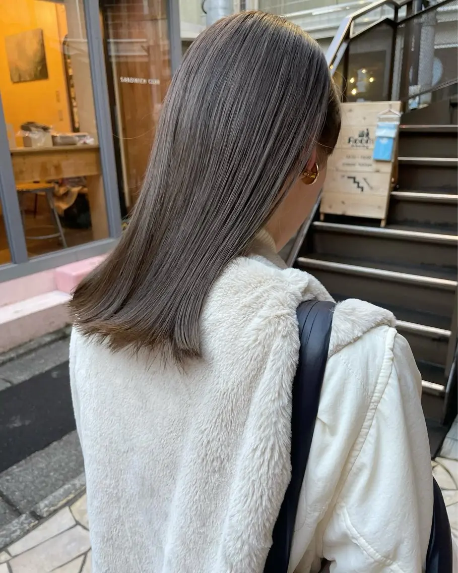 セミロング カラー カット ヘアカラー トリートメント あずまぐち めぐみのヘアスタイル