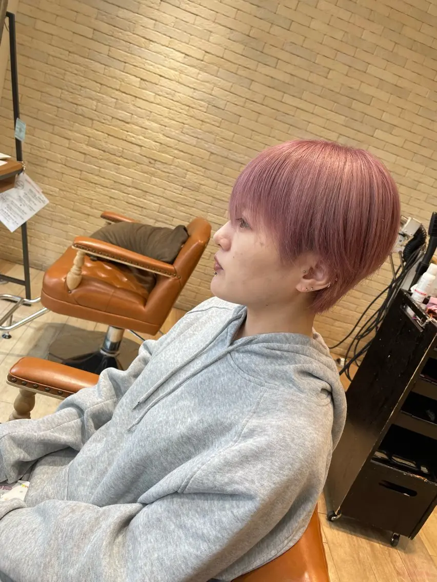 ショート カラー ブリーチ 松尾 遥花のヘアスタイル