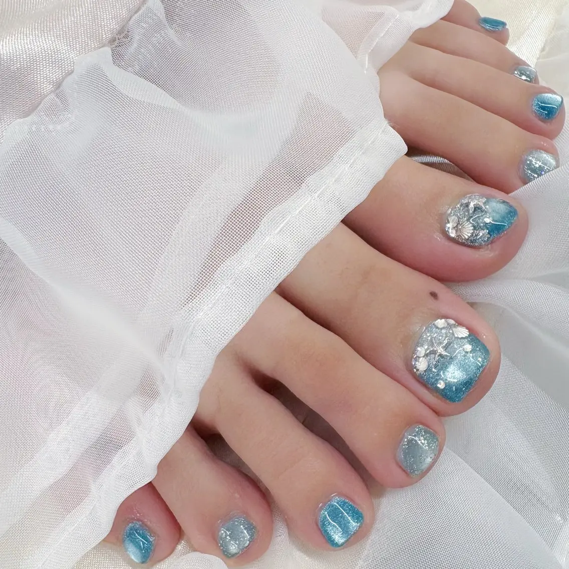 ネイル フットネイル シンプルネイル Ayu ꕤ︎︎。°⋆のネイルデザイン
