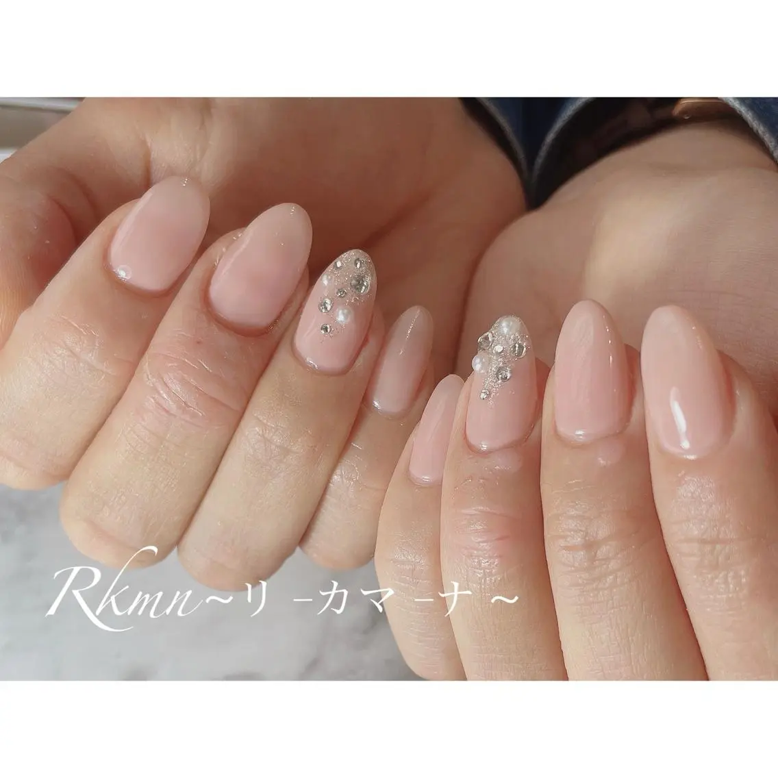 ネイル アートネイル ラメ(グリッター) ピンク ピンクベージュ シンプルネイル ハンドネイル フットネイル ハンドケア Rkmn ~リ-カマ-ナ~のネイルデザイン