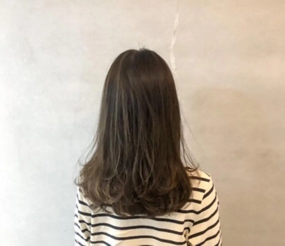 セミロング ホカリ ツカサのヘアスタイル