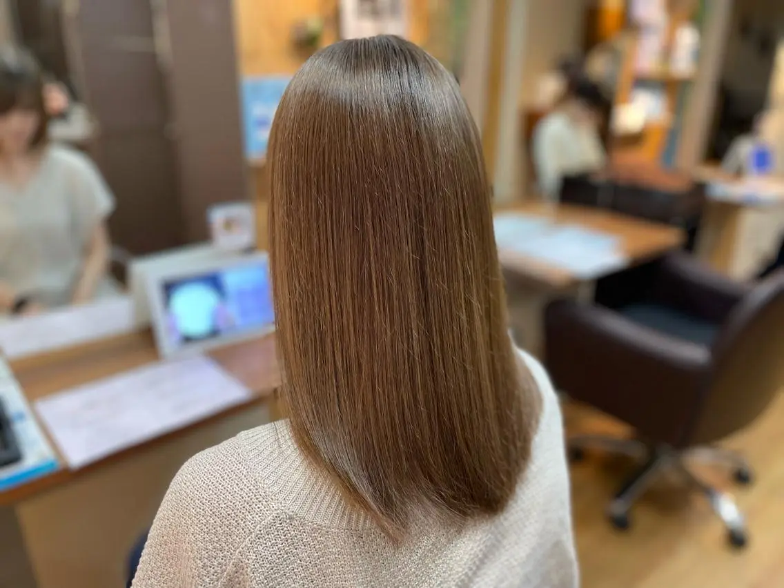 セミロング ケアカラー トリートメント 髪質改善✨自由が丘 札辻 拓未のヘアスタイル