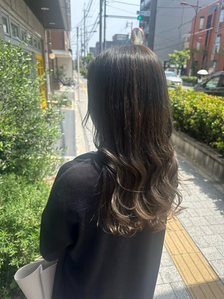 ロング カラー 保井 実奈美のヘアスタイル