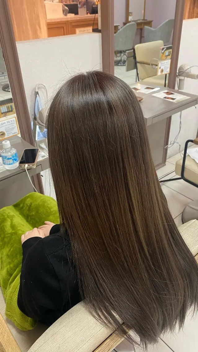 ロング カラー 黒田 海紘のヘアスタイル