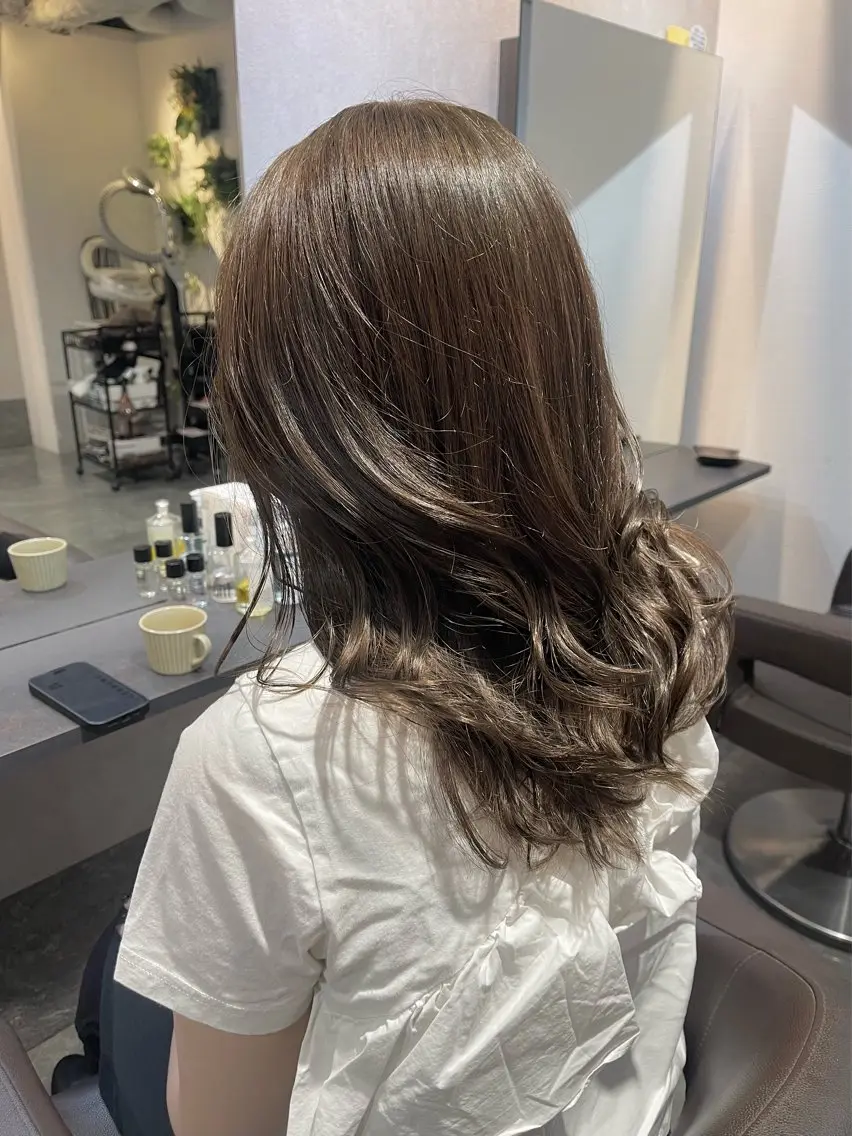 ロング カラー 伊達 育海のヘアスタイル