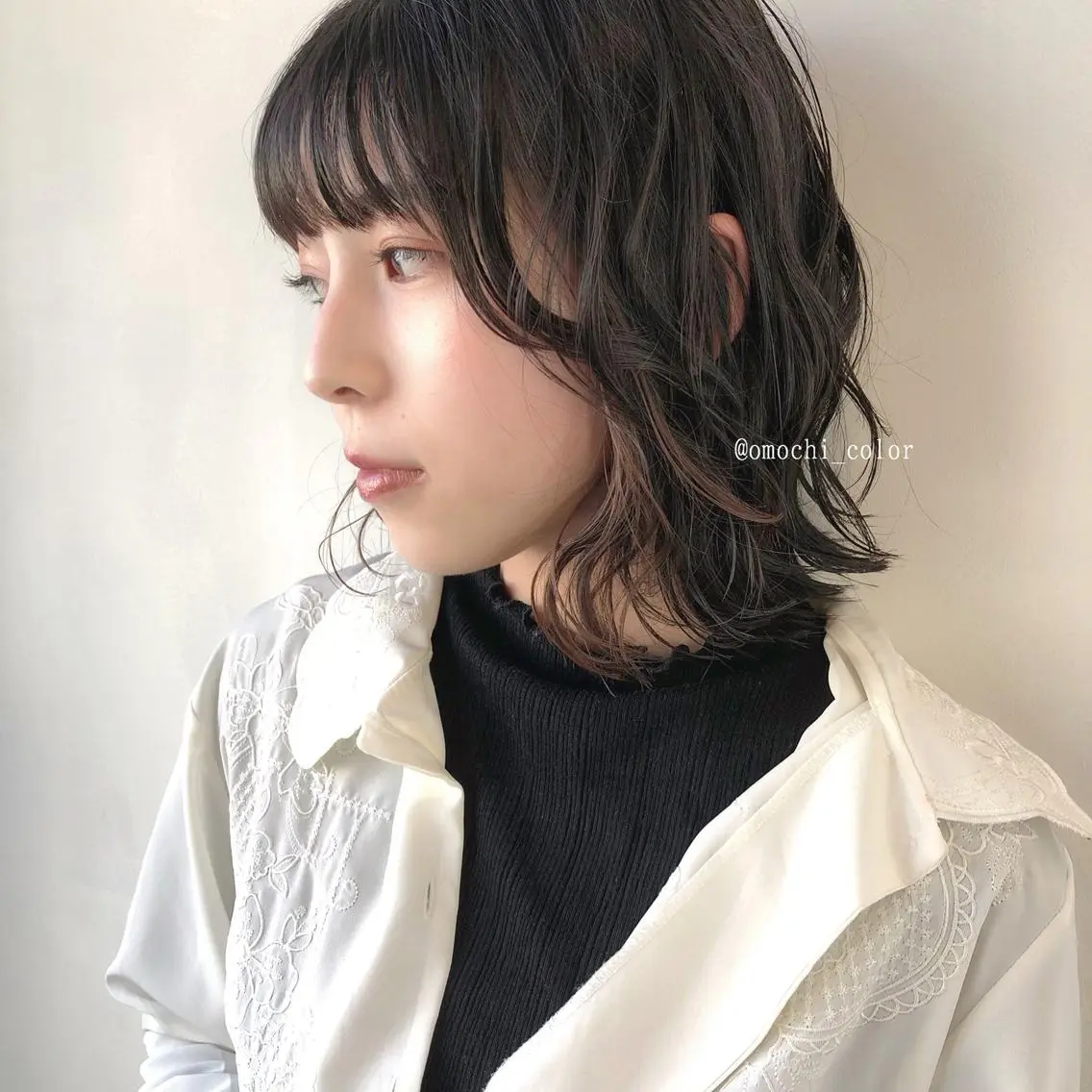 ミディアム カラー パーマ ヘアアレンジ メンズ キッズ ネイル マツエク・マツパ ミディアムパーマ メンズパーマ テラコッタ 外ハネヘア yukimi .のヘアスタイル