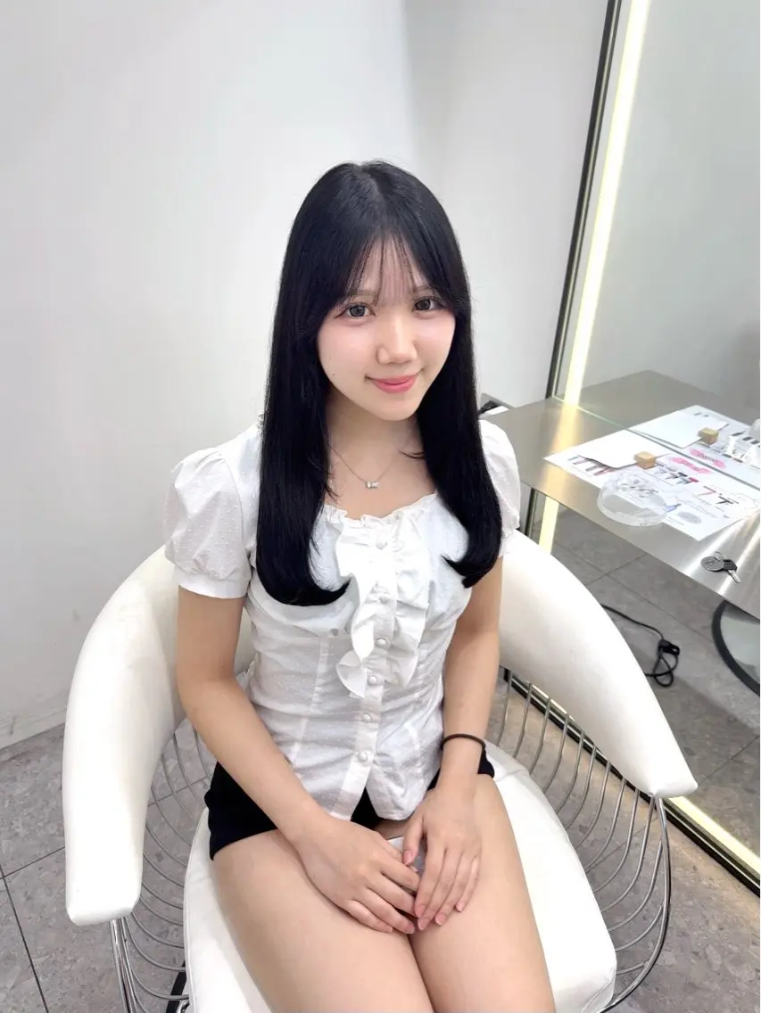 セミロング レイヤーカット ヘアカラー ひなの艶カラー 髪質改善/新宿のヘアスタイル