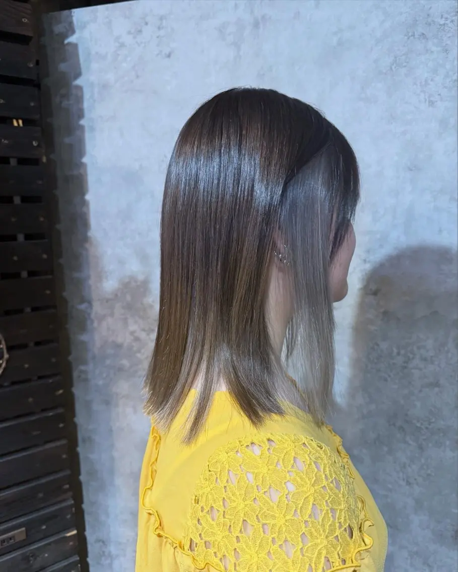 カラー インナーカラー シルバー 【モデル募集中】 RIRIKAのヘアスタイル