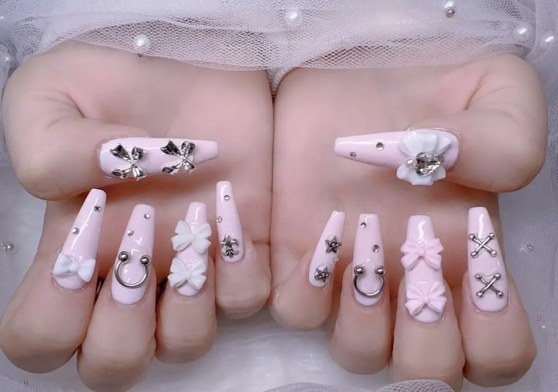 ネイル スカルプネイル UMI ネイルサロン新宿🎀のネイルデザイン