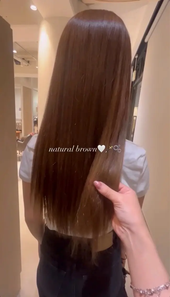 ロング カラー ブリーチ ブラウンカラー 学生 縮毛矯正 トリートメント 阪口 優希のヘアスタイル