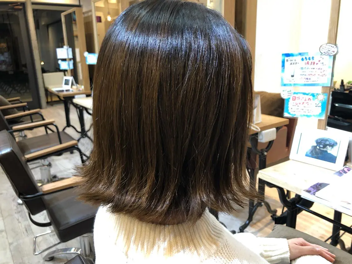 ミディアム サワタ ミサのヘアスタイル