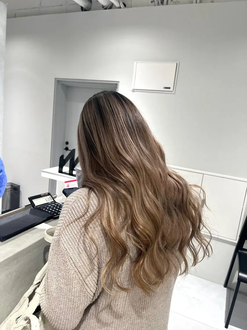 ロング カラー ヘアカラー ケアブリーチ 若杉圭大のヘアスタイル
