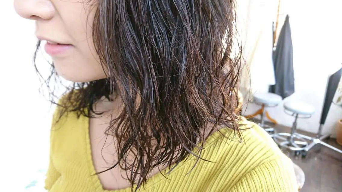 セミロング カラー パーマ ヘアアレンジ セミロングパーマ ベージュカラー エグチ アキラのヘアスタイル