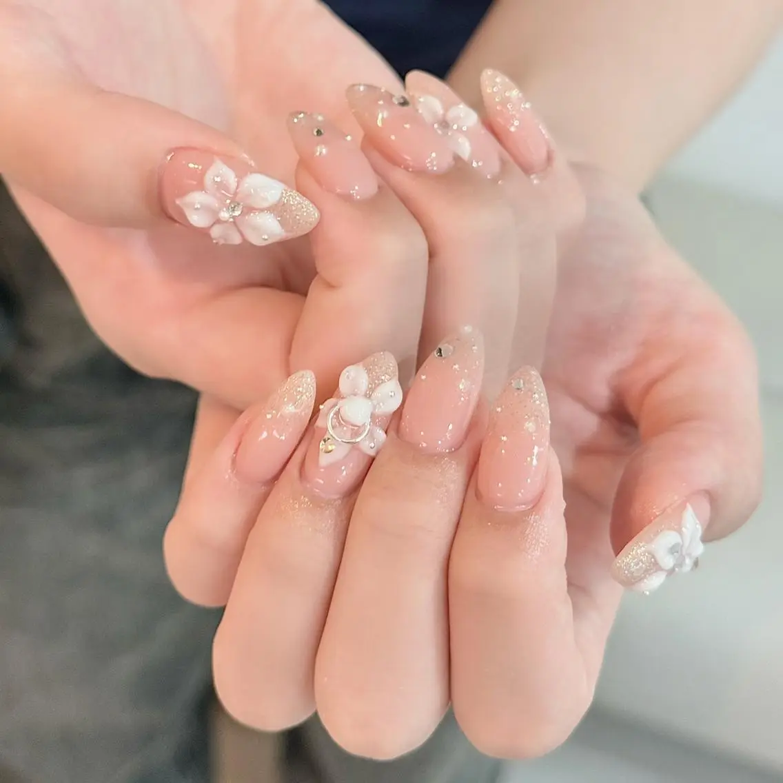 ネイル チークネイル ドット フットネイル フレンチネイル グラデーション Nihonthy 歌舞伎町のネイルデザイン