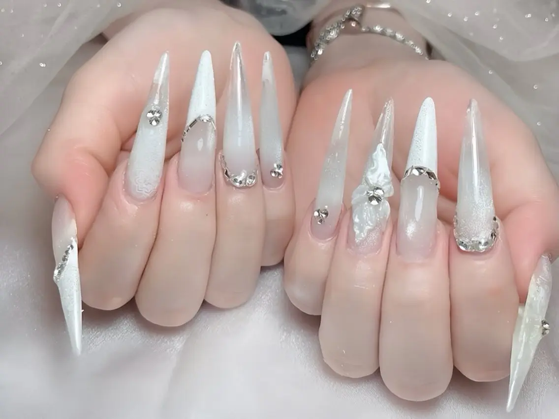 ネイル オーロラネイル チークネイル 桜ネイル クリアネイル ドット ハンドネイル Rin Nail Shinokuboのネイルデザイン