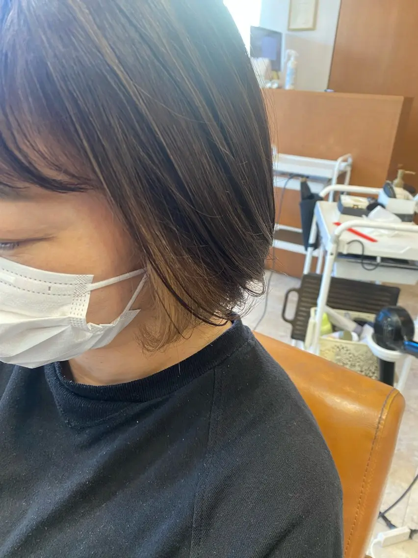ショート カラー ハイライトカラー インナーカラー ハイライト 田崎 暁大のヘアスタイル