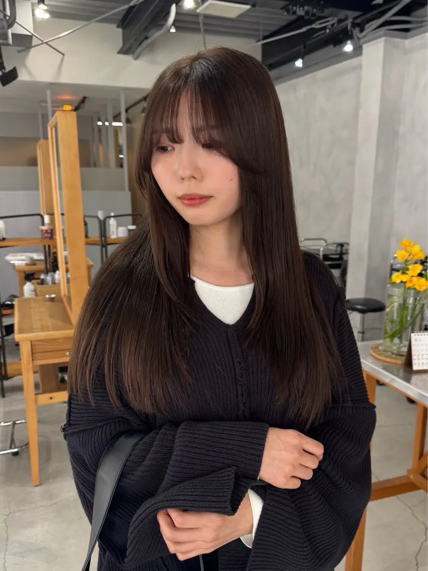 ロング 顔まわりレイヤー レイヤーカット ロング カット ヘアカラー 加藤 悠真のヘアスタイル
