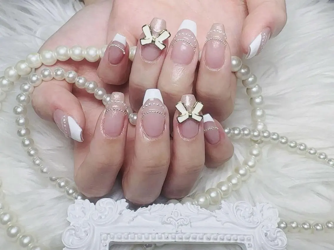 メンズ ネイル アートネイル フレンチネイル ジェルネイル キラキラネイル パラジェル Bloom kabukiのネイルデザイン