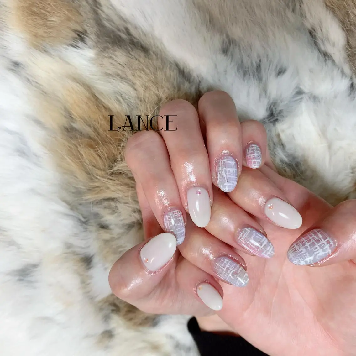 ミディアム ネイル オーロラネイル フットネイル フレンチネイル グラデーション キラキラネイル ハンドネイル Lance nailのネイルデザイン