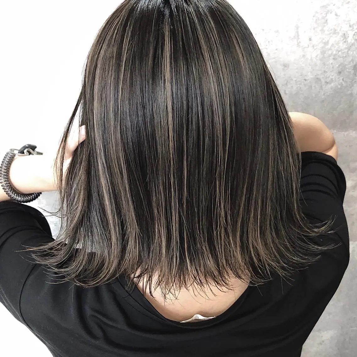 ミディアム カラー ハイライトカラー ハイライト ✨MiL✨ ✨心斎橋✨のヘアスタイル