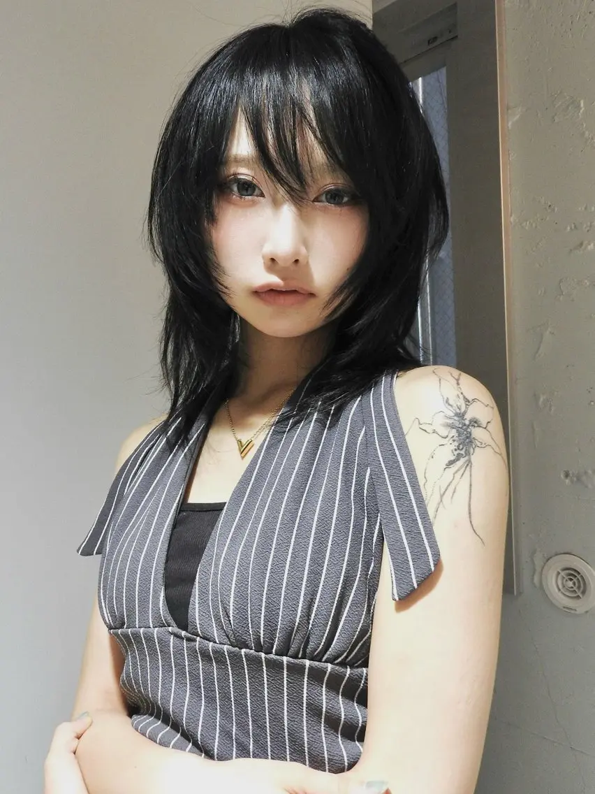 ミディアム ハッシュカット レイヤーカット 抜け感レイヤー/ ショート koukiのヘアスタイル