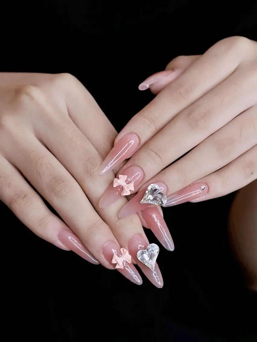 ミディアム ティキ Pono Nailsのネイルデザイン